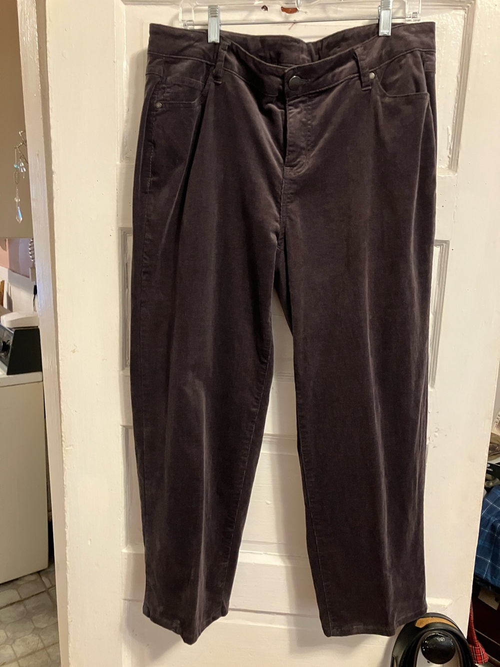 New.  Avenue Denim. Sz 14-16 P. Waist 31”32”inseam 27”